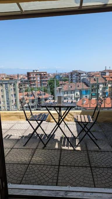 Amazing Apartment With View Near Metro Turin Exterior foto