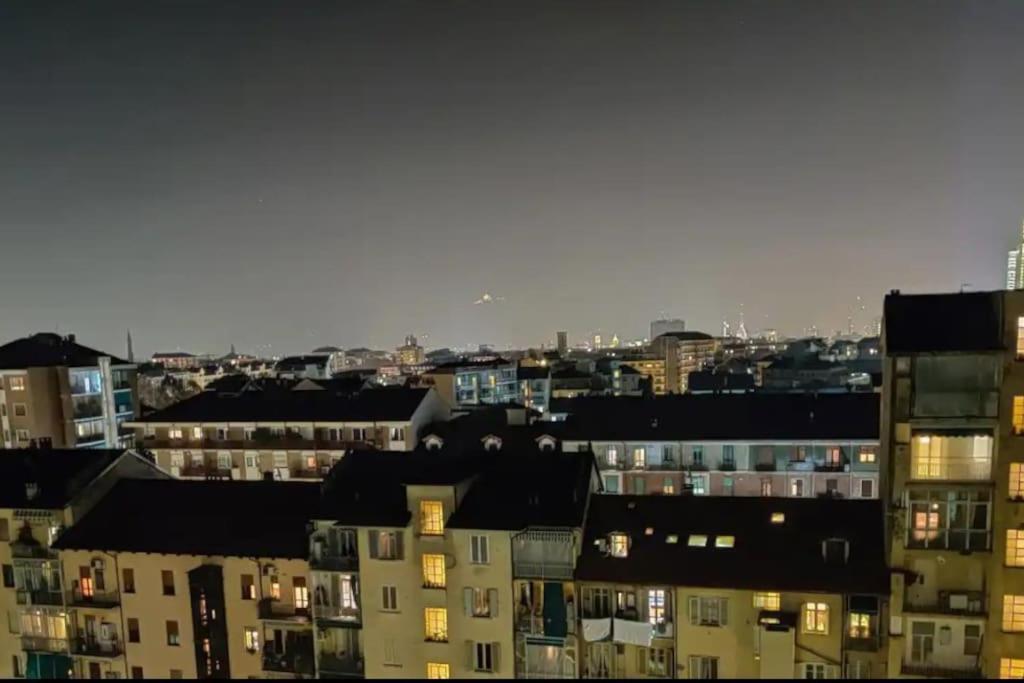 Amazing Apartment With View Near Metro Turin Exterior foto